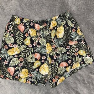 J. Jill Black linen Tropical Print Women's Shorts